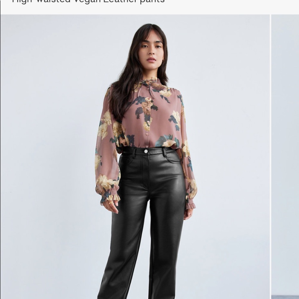 Melina Short High-rise, slim-fit pants. Iinnovative Vegan Leather.  Size 8